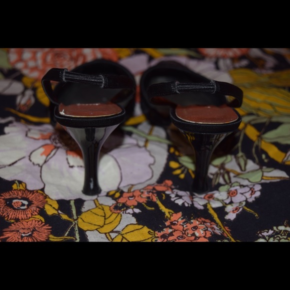 Lace Heels with sequin accents - Picture 3 of 3